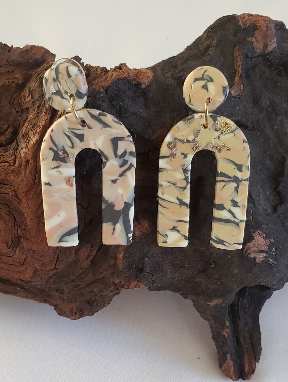 Polymer Clay Resin Arch Shape Earrings Tan Black Gold Fleck Post Backing New